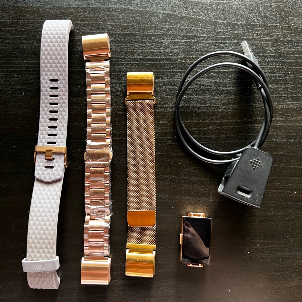 Fitbit Charge 2 - Rose Gold - Great Condition - + Extra Watch Bands + Charger